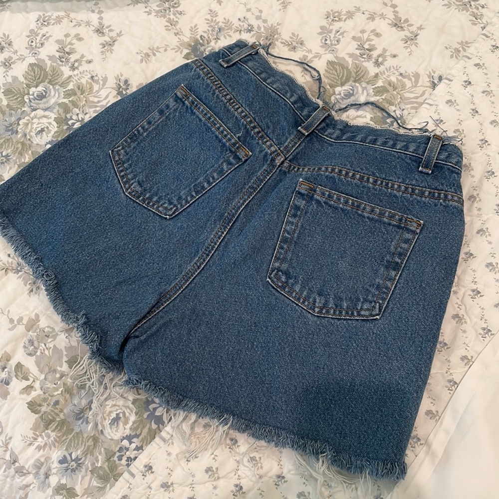 Vintage women's high waisted jean shorts Boho XS - Picture 3 of 4